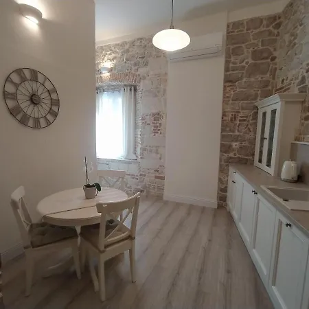 Apartment Antique Zadar - City Center Esterno foto