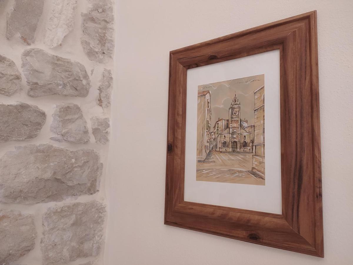 Antique - Center Apartment *